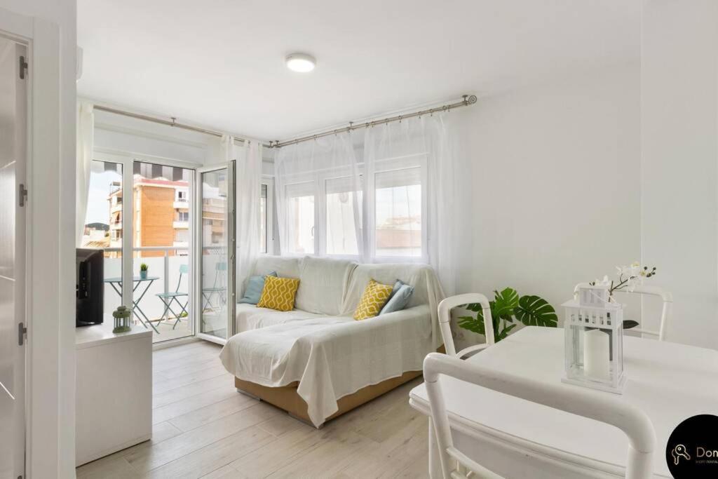 Nice Apartment View With Balcony In フエンヒロラ エクステリア 写真